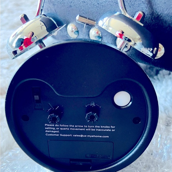 NIB Retro Loud Alarm Clock - Picture 3 of 3